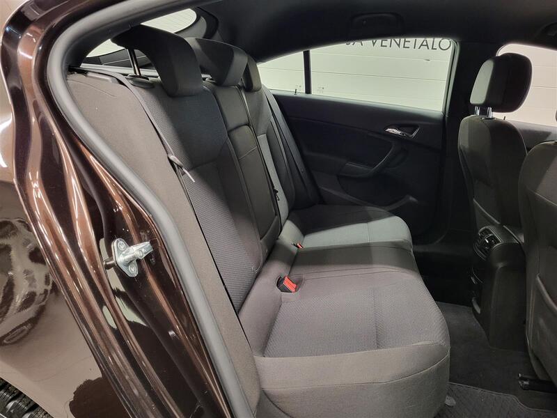 Opel Insignia vaihtoauto