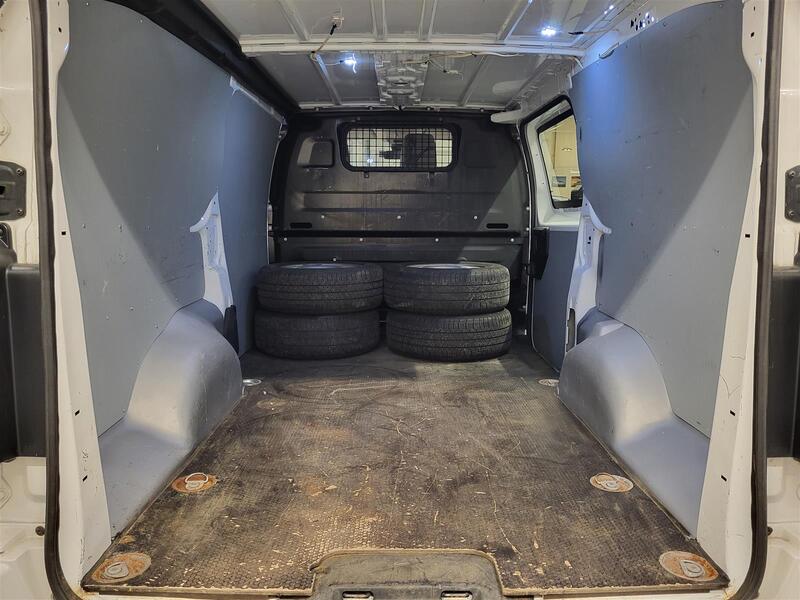 Opel Vivaro vaihtoauto