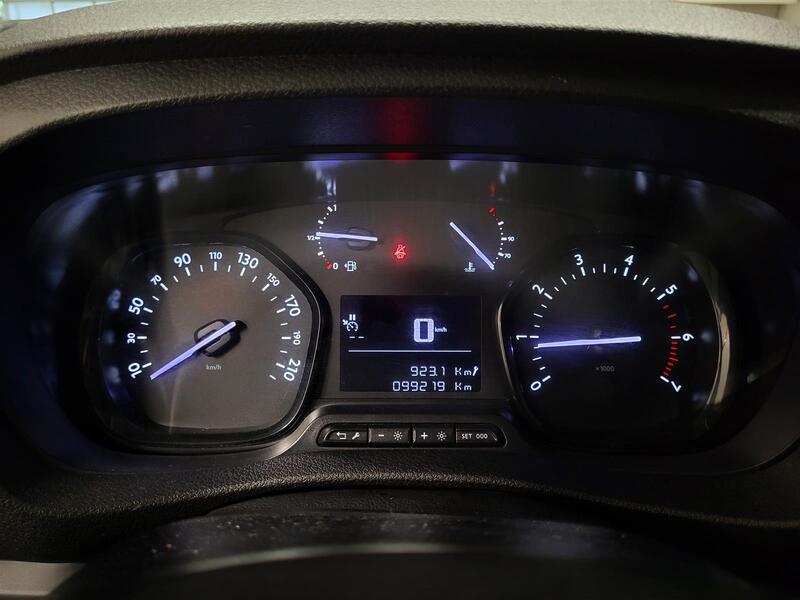 Opel Vivaro vaihtoauto