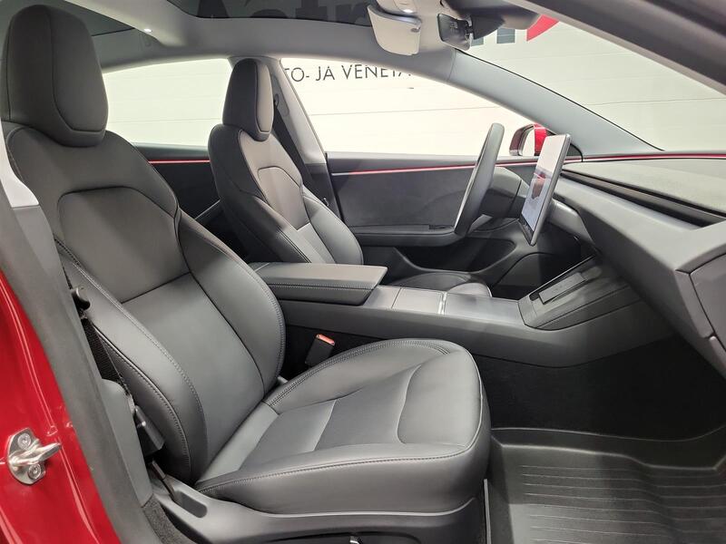 Tesla Model 3 vaihtoauto