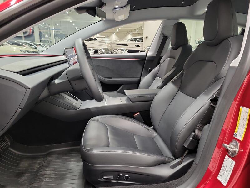 Tesla Model 3 vaihtoauto