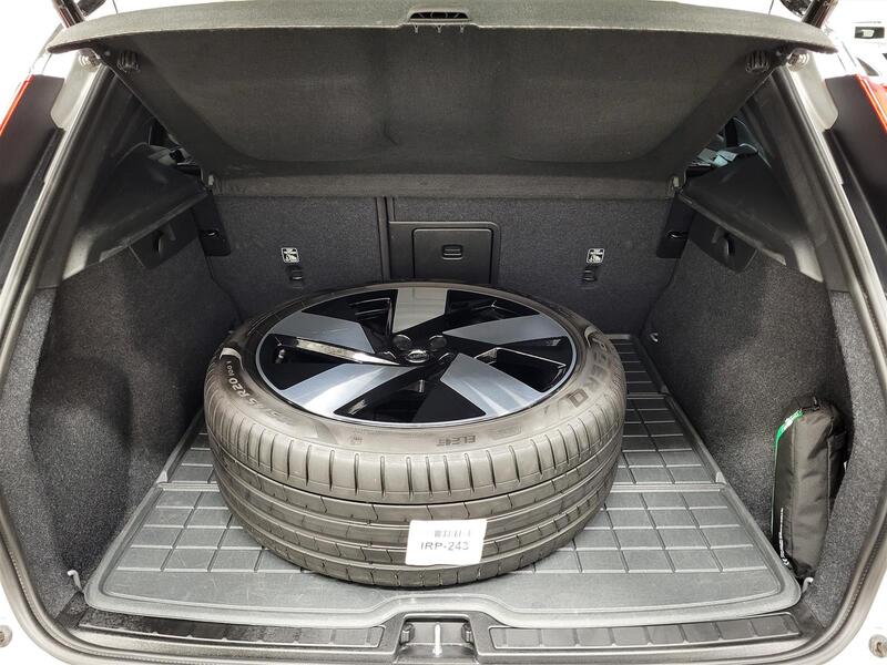 Volvo EX40 vaihtoauto