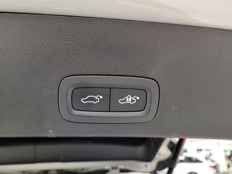 Volvo EX40 vaihtoauto