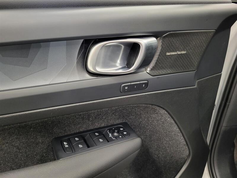 Volvo EX40 vaihtoauto