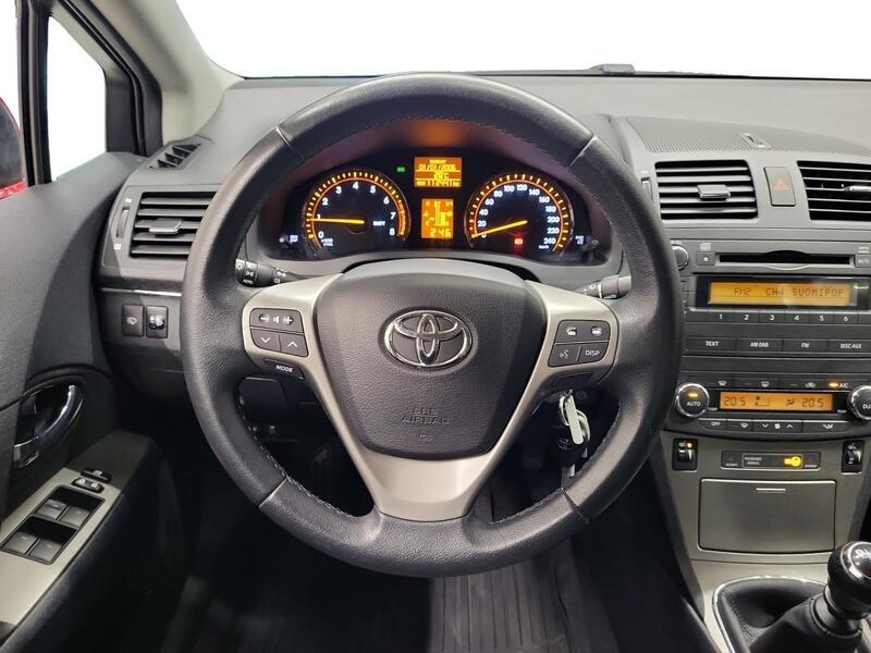 Toyota Avensis vaihtoauto