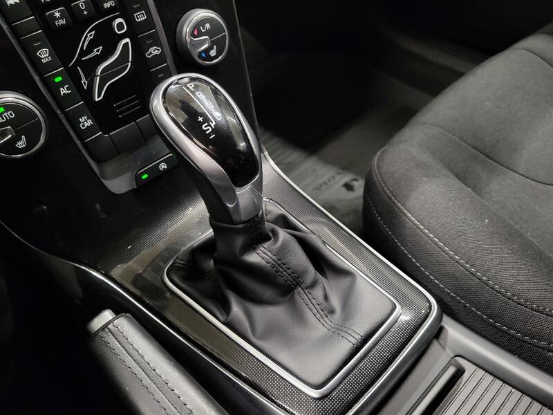 Volvo V40 Cross Country vaihtoauto