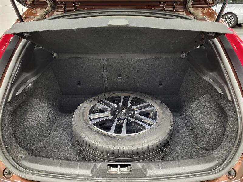 Volvo V40 Cross Country vaihtoauto