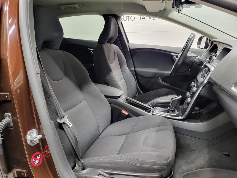 Volvo V40 Cross Country vaihtoauto