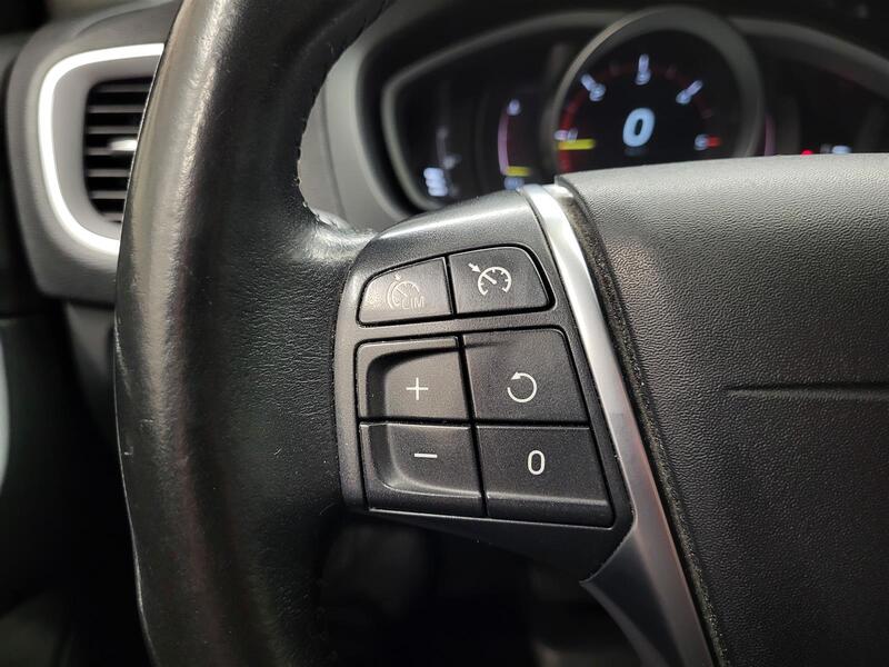 Volvo V40 Cross Country vaihtoauto