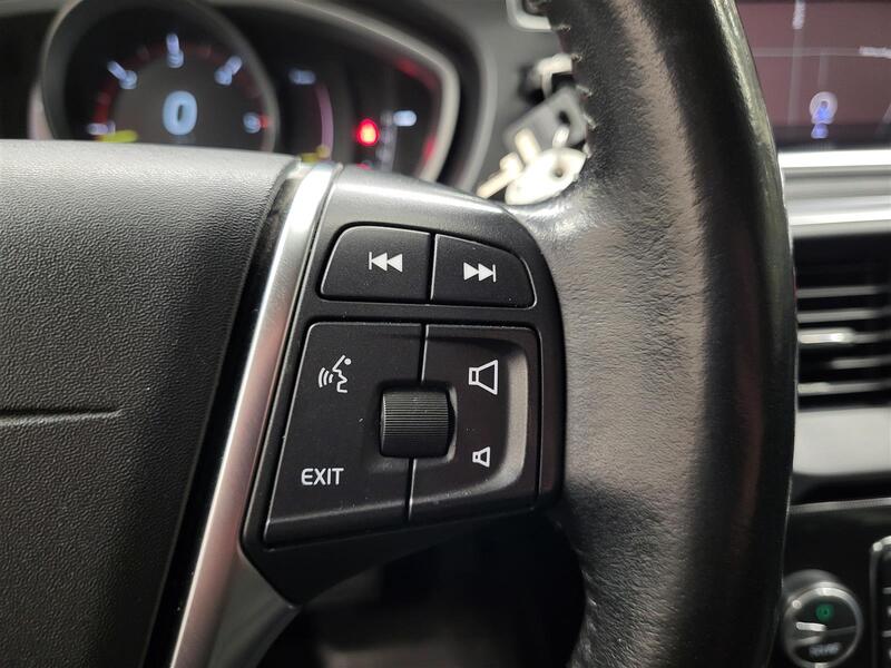 Volvo V40 Cross Country vaihtoauto