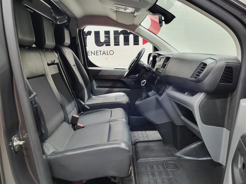 Opel Vivaro vaihtoauto