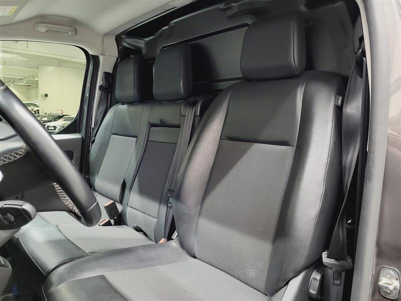 Opel Vivaro vaihtoauto