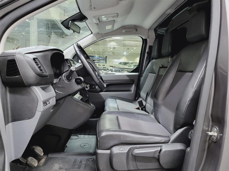 Opel Vivaro vaihtoauto