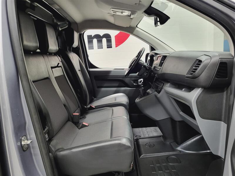 Opel Vivaro vaihtoauto