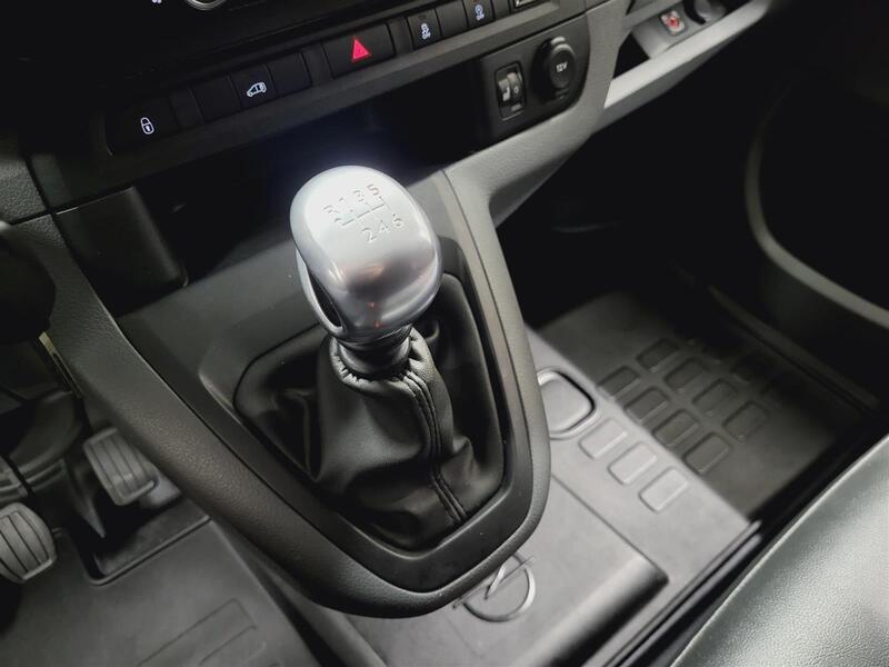 Opel Vivaro vaihtoauto