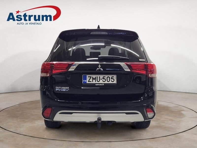Mitsubishi Outlander PHEV vaihtoauto