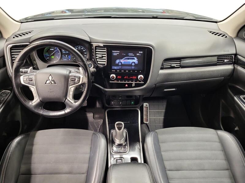 Mitsubishi Outlander PHEV vaihtoauto