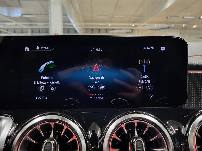 Mercedes-Benz EQB vaihtoauto