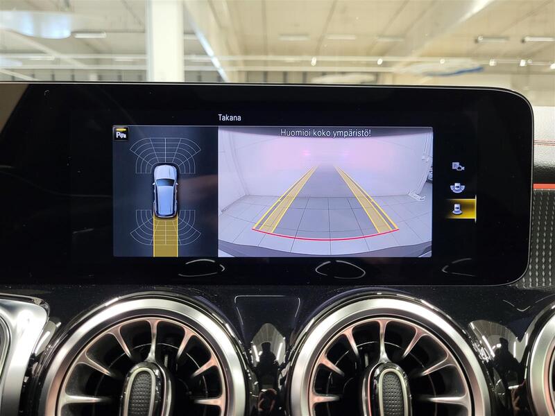 Mercedes-Benz EQB vaihtoauto