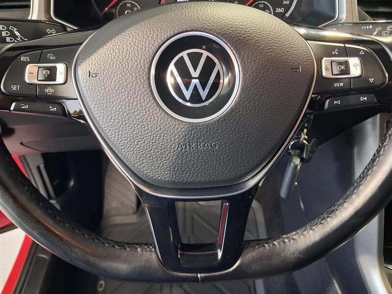 Volkswagen T-Roc vaihtoauto