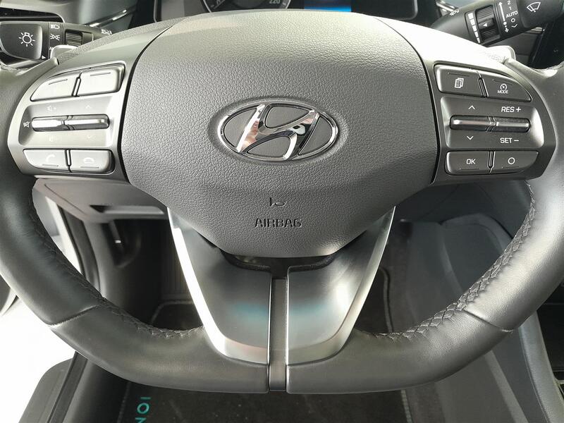 Hyundai IONIQ plug-in vaihtoauto