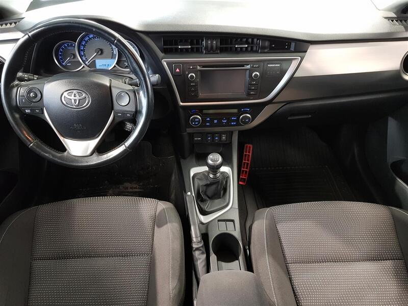 Toyota Auris vaihtoauto