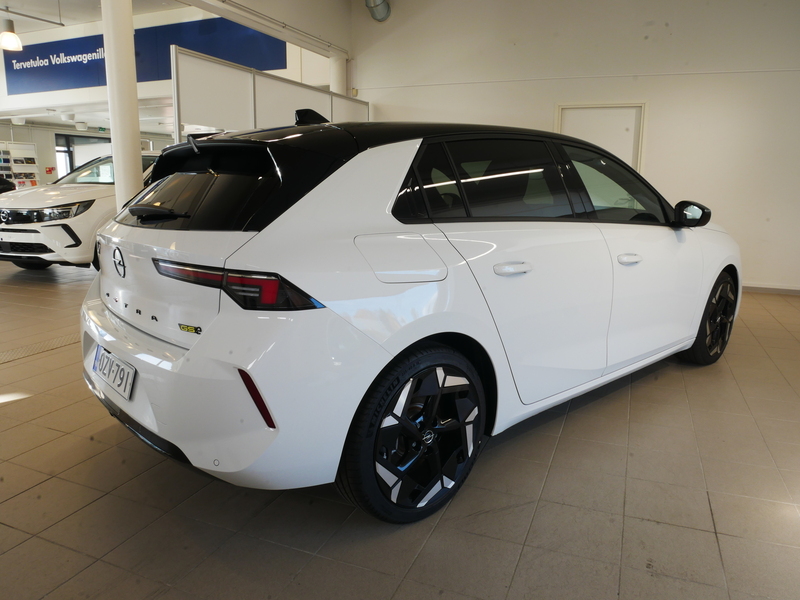 Opel Astra vaihtoauto