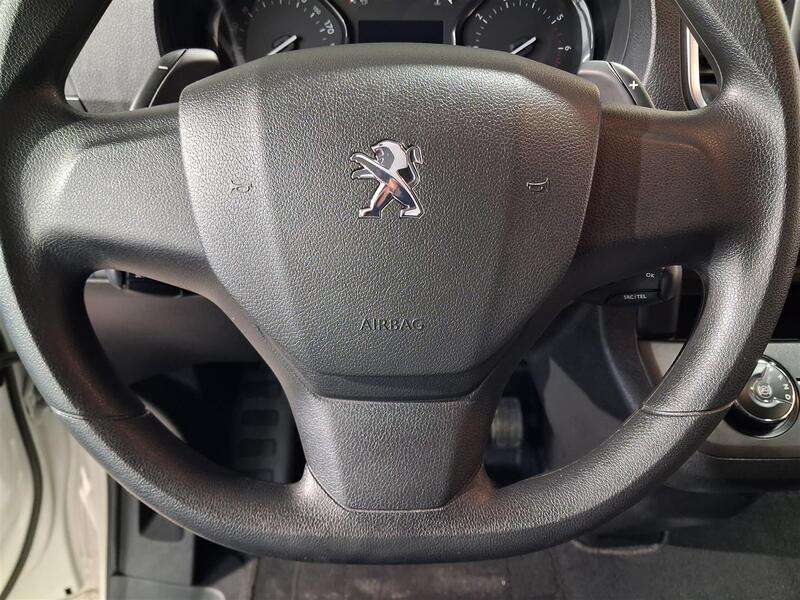 Peugeot Traveller vaihtoauto