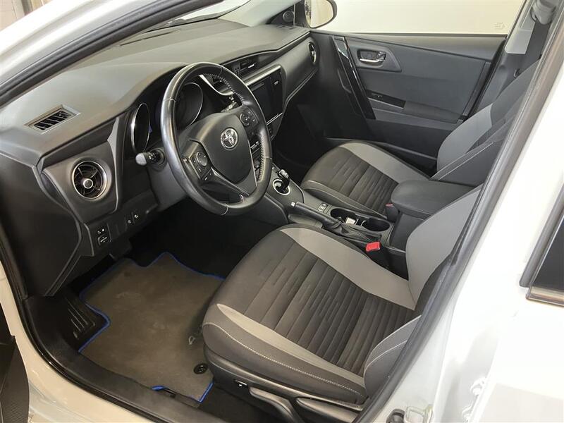 Toyota Auris vaihtoauto