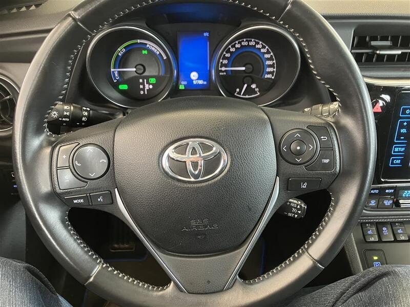 Toyota Auris vaihtoauto
