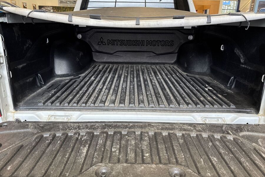 Mitsubishi L200 vaihtoauto