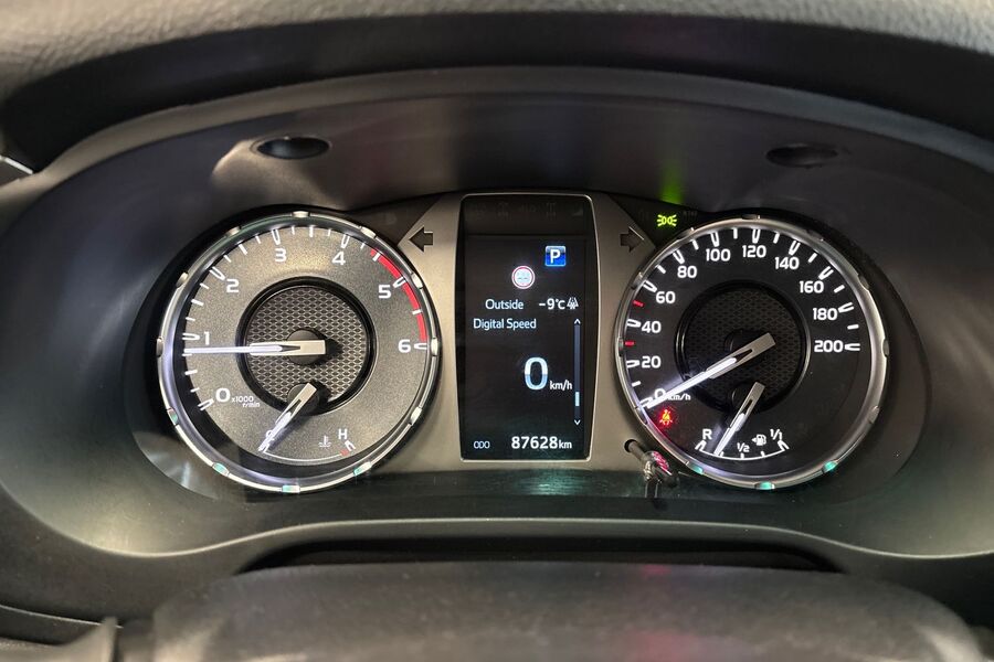 Toyota Hilux vaihtoauto