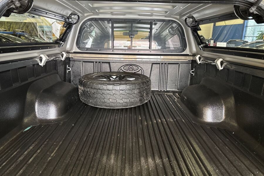 Toyota Hilux vaihtoauto