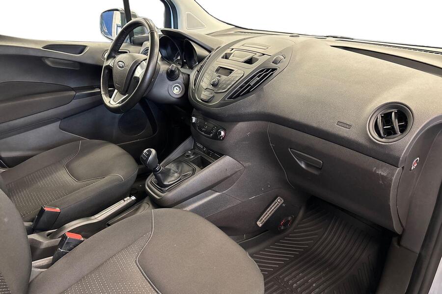 Ford Transit Courier vaihtoauto