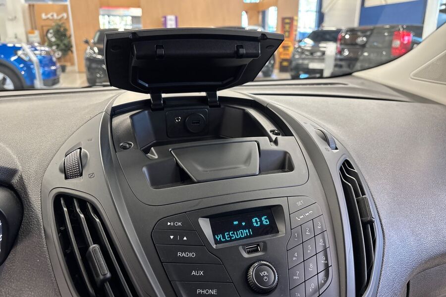 Ford Transit Courier vaihtoauto