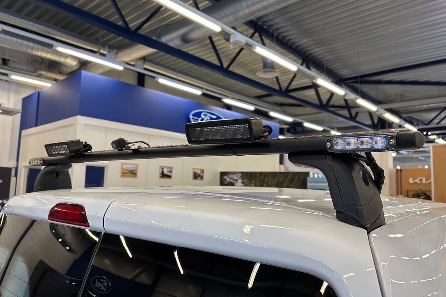 Ford Transit Courier vaihtoauto