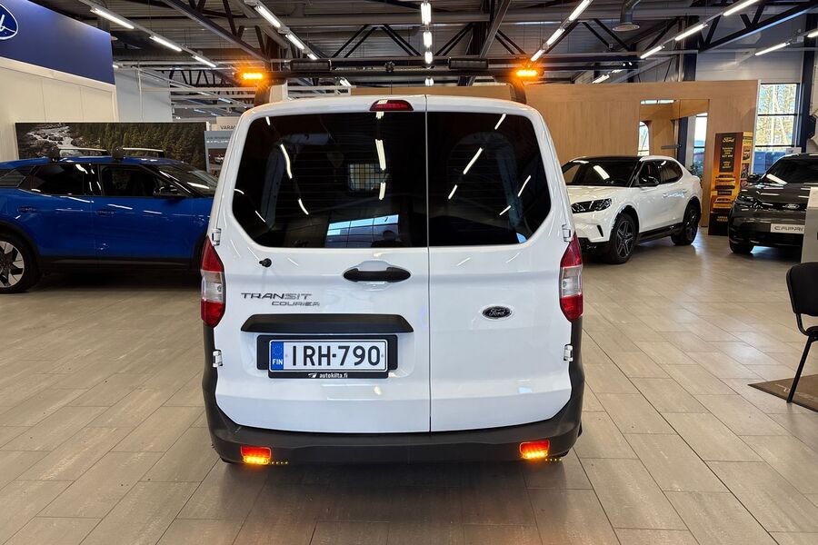 Ford Transit Courier vaihtoauto