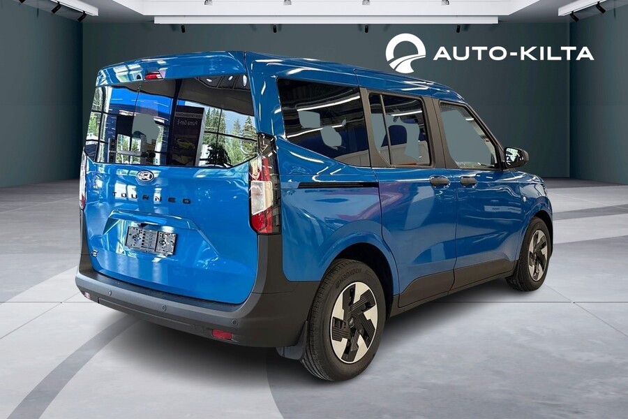 Ford Tourneo Courier vaihtoauto