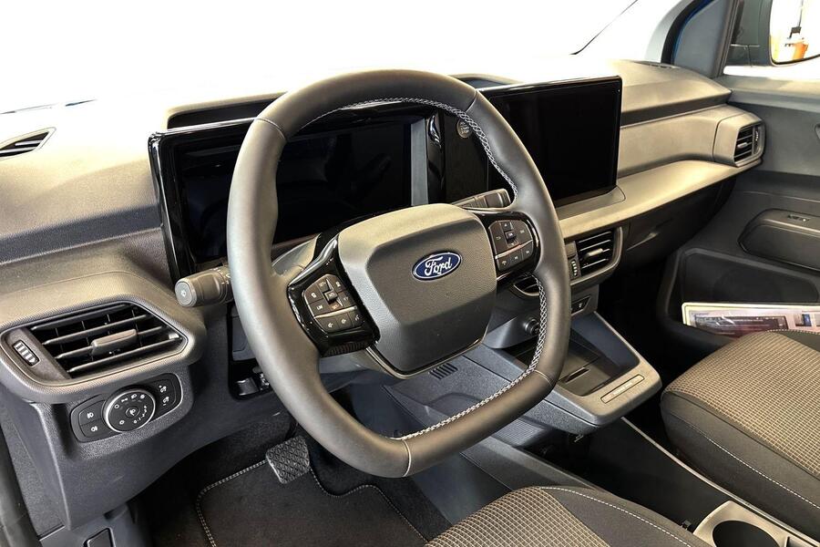 Ford Tourneo Courier vaihtoauto