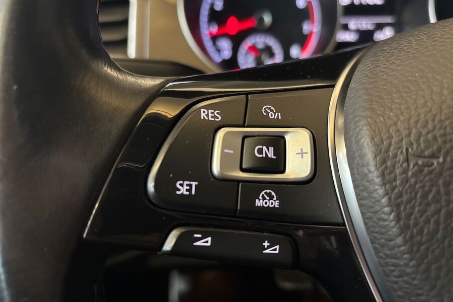 Volkswagen Golf Sportsvan vaihtoauto