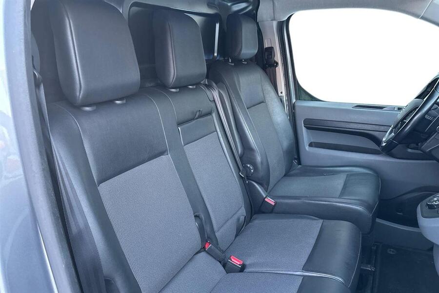 Opel Vivaro vaihtoauto