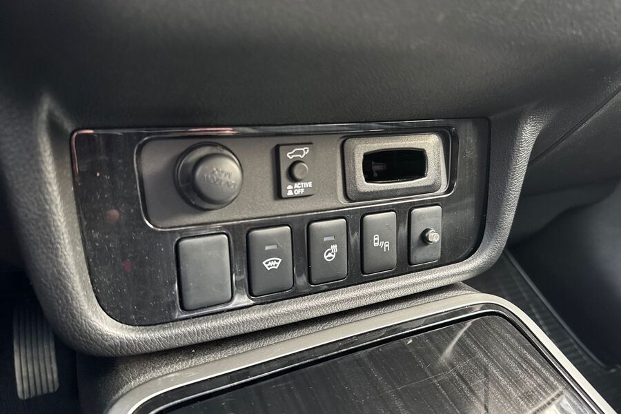 Mitsubishi Outlander PHEV vaihtoauto