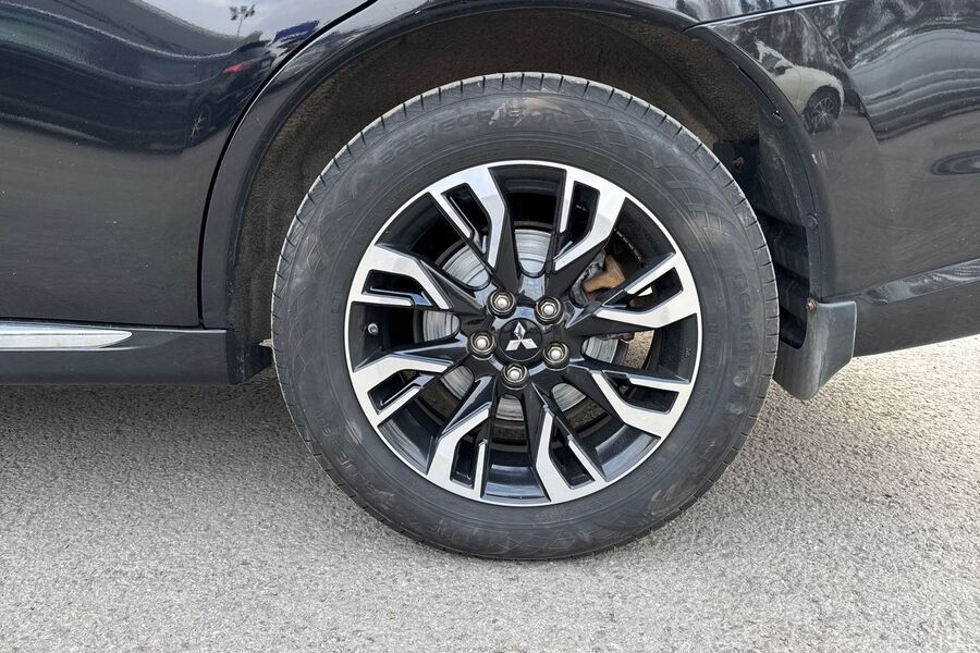 Mitsubishi Outlander PHEV vaihtoauto