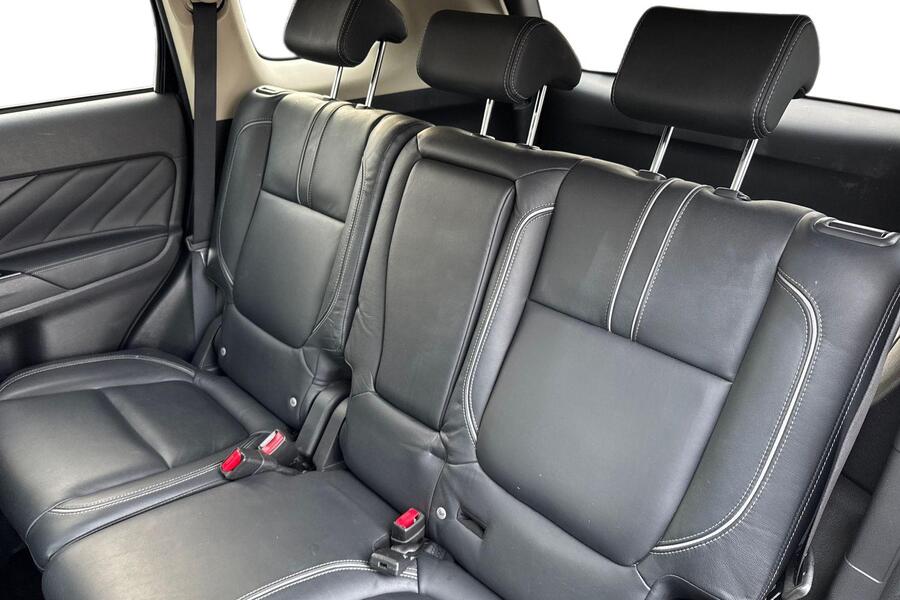 Mitsubishi Outlander PHEV vaihtoauto