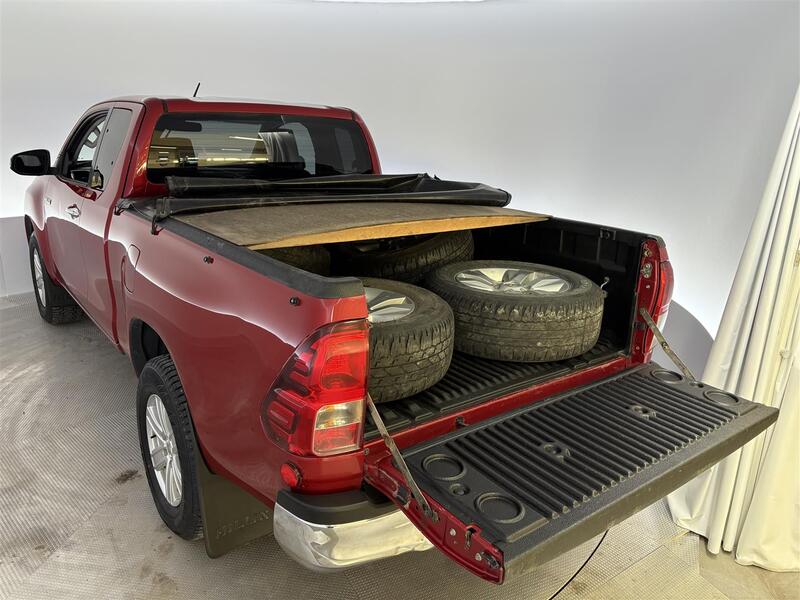 Toyota Hilux vaihtoauto