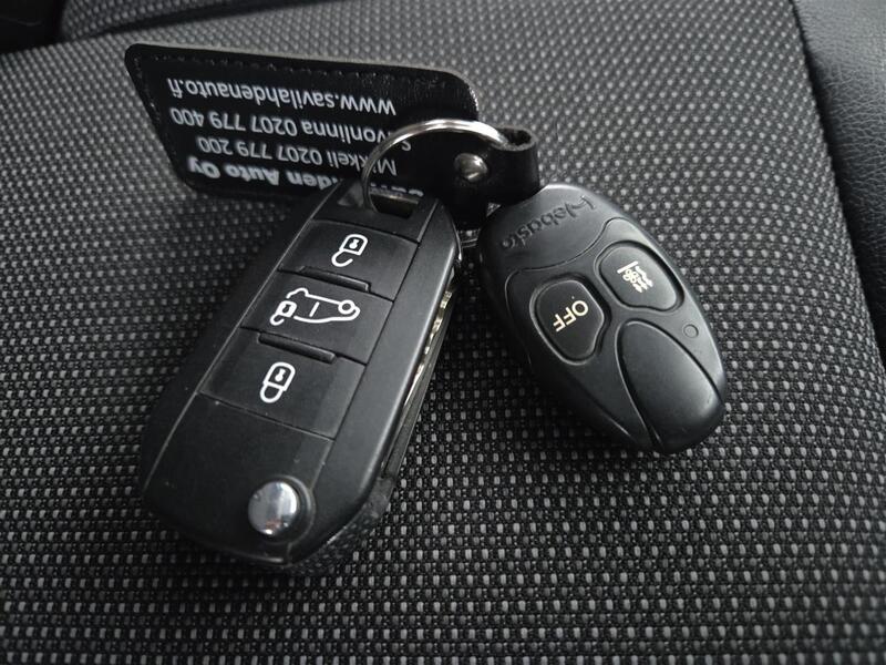 Opel Vivaro vaihtoauto