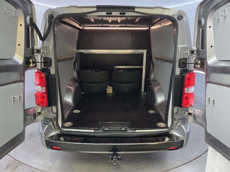 Opel Vivaro vaihtoauto