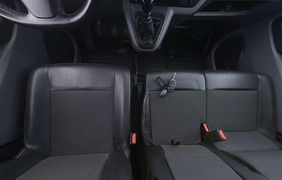 Opel Vivaro vaihtoauto