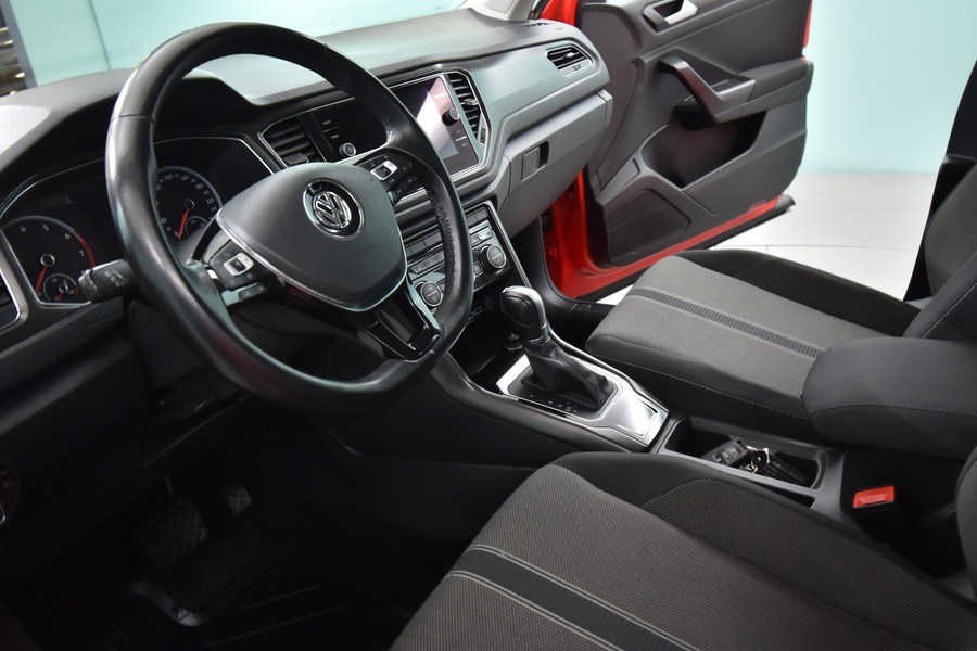 Volkswagen T-Roc vaihtoauto