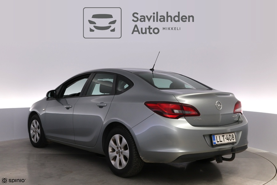 Opel Astra vaihtoauto